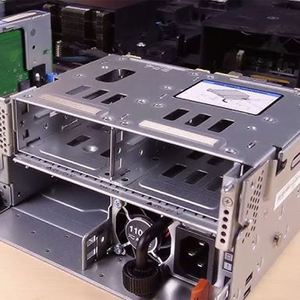 เซิร์ฟเวอร์แบบแร็ค SR655 V3 2U พร้อมโปรเซสเซอร์ EPYC รุ่นที่ 4 ช่องใส่ TruDDR5 DIMM 12 ช่อง รองรับ GPU แบบ Double Width 3 ช่อง และไดรฟ์แบบ Hot-Swap - Product Image 5