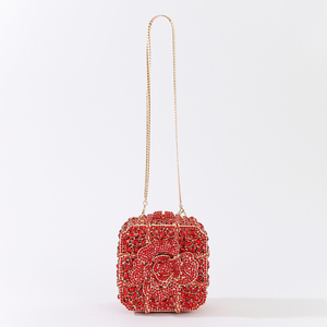 AU01 Bolso de Mano Tipo Clutch Rojo con Cristales para Mujer, Bolso de Noche con Pedrería, Bolso de Mano con Diseño Floral para Bodas, Fiestas y Eventos - Product Image 2