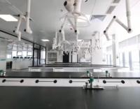 Banc d'opération moderne entièrement en acier pour hôpital, école, atelier, recherche scientifique, université et industrie chimique