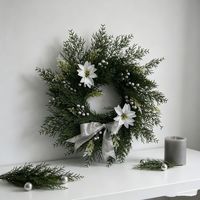 Couronne de Noël rustique aux baies rouges avec nœud en velours, poinsettia et faux cèdre, pour cheminée, manteau de cheminée, décoration murale de ferme ou maison