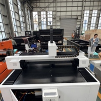Machine de découpe laser à fibre compacte 3015 personnalisée en usine, source laser 1500W 3000W max, pour acier inoxydable et acier au carbone