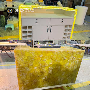 Planche de comptoir en pierre translucide en quartz onyx <span class=keywords><strong>jaune</strong></span> naturel avec design rétroéclairé pour comptoir de réception, comptoir de bar - Product Image 3