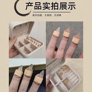 ปิ๊กกีตาร์อะคริลิคสำหรับการแสดงระดับมืออาชีพ ขนาดเล็ก กลาง ใหญ่ สำหรับเด็กและผู้ใหญ่ พร้อมเทปกาวในตัว - Product Image 4