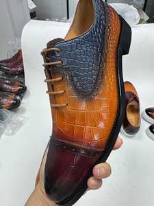 รองเท้าหนังแท้ทรงสี่เหลี่ยมสำหรับผู้ชาย ระบายอากาศได้ดี น้ำหนักเบา กันลื่น เหมาะสำหรับธุรกิจ ตกแต่งด้วยลายโบรก - Product Image 4