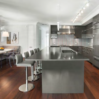 Armoire de cuisine Prima personnalisée en acier inoxydable de style minimaliste, rangement robuste pour la rénovation de la maison et les projets de cuisine hôtelière