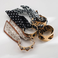 B3471 Écharpe en soie vintage d'hiver à imprimé léopard et pois, bracelet large, motif géométrique cœur doré, à extrémités ouvertes pour femme