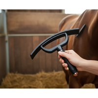 Grattoir à sueur pour le nettoyage des brosses et peignes de toilettage équin, pour kit de toilettage de chevaux
