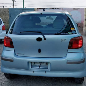 Kit carrosserie pour Vitz RS modèle 2004-2008 avec lèvre avant, lèvre arrière et jupes latérales en ABS, sans couleur - Product Image 4
