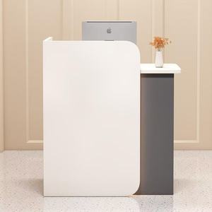 Comptoir de caisse simple et moderne pour petite réception, bar commercial ou magasin de vêtements - Product Image 2