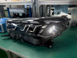 NUELEAD Nuevo Arnés de Control de Faros Delanteros de 12V con Ingeniería de Precisión, Faro con Luz Roja de 6000LM 4000K para Hilux 2021-2024 - Product Image 5