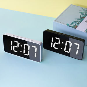 Horloge de bureau électronique à LED avec surface miroir numérique, grand chiffre, luminosité réglable, fonction snooze, décoration de salon, décoration de la maison - Product Image 4