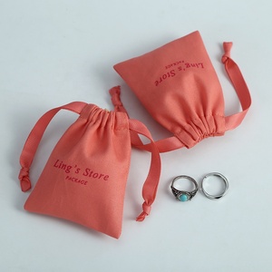 Pochettes de Luxe Rouges 7x9cm de Haute Qualité pour Bijoux Promotionnels – Vente en Gros de Sacs pour Ornements, Montres, Colliers, Bracelets, Boucles d'Oreilles et Bagues - Product Image 5