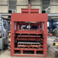 Machine à fabriquer des bordures en béton hydraulique QT5-15 pour applications routières