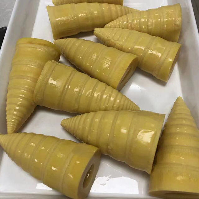 Hot Wholesale Chinese Fine Quality Peeled Vinegar Brined Salty Canned Bamboo Shoots Cut Into Halves