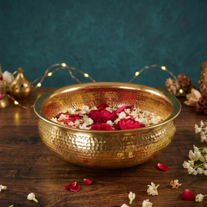 El encanto del cuenco Urli: velas flotantes y belleza floral. Cuenco Urli: celebra la vida con luz y flores. - Product Image 4