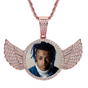 Colgante de medallón con foto personalizada en blanco, chapado en oro de 18 quilates, con circonitas y diamantes, estilo hip hop, para hombre y mujer, ideal para fiestas y ocasiones especiales. - Product Image 3