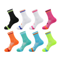 Chaussettes de sport tricotées à compression pour homme, longueur mi-mollet, en tissu éponge, avec design et combinaisons de couleurs populaires, personnalisables avec votre logo