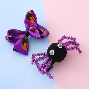 Pinzas para el pelo de araña de simulación de Halloween para niños, pasadores con lazo de cinta, divertidos accesorios para el pelo de araña de peluche para fiestas - Product Image 4
