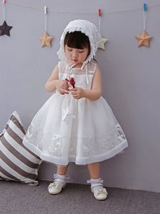 Conception de <span class=keywords><strong>magasin</strong></span> pour petits vêtements Nouveau modèle de robes de mariée blanches à fleurs pour nouvelles filles avec chapeaux bio - Product Image 3