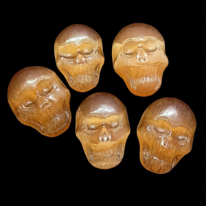 Piedra de luna de durazno natural tallada a mano con forma de calavera, gema de 30 mm, piedra suelta tallada para fabricación de joyas, precio al por mayor, suministros a granel - Product Image 1