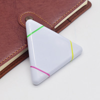 Vente en gros bon marché OEM marqueur promotionnel en plastique multicolore non toxique 3 en 1 en forme de triangle trois couleurs surligneur marqueur