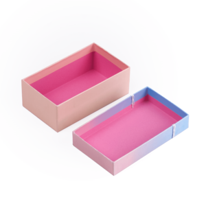 Роскошная подарочная коробка для часов из двух частей с биоразлагаемой лентой, УФ-печатью и тиснением, с губчатой подкладкой - Product Image 1