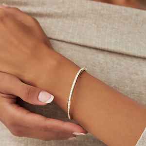 กำไลเพชรเงินและทองคำสุดหรูทันสมัย ได้รับการรับรองคุณภาพ เหมาะสำหรับใส่ในโอกาสทั่วไป งานปาร์ตี้ งานแต่งงาน และงานเฉลิมฉลองต่างๆ - Product Image 2