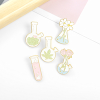 Broches personnalisées en émail de dessin animé pour les amoureux des plantes, flacon, tube à essai, broche en émail, broche en métal plaqué, collection en gros