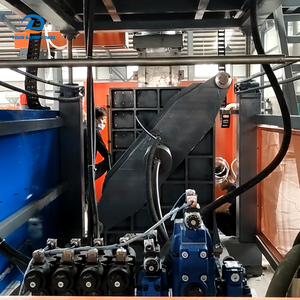 Machine <span class=keywords><strong>de</strong></span> soufflage automatique à haute production <span class=keywords><strong>de</strong></span> 5 <span class=keywords><strong>litres</strong></span> en HDPE pour la fabrication <span class=keywords><strong>de</strong></span> bidons en PE/ABS/PP et <span class=keywords><strong>de</strong></span> bouteilles d'huile moteur - Product Image 3