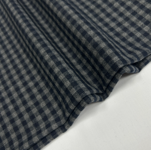 ผ้าแฟชั่นลายสก็อตสำหรับฤดูใบไม้ร่วงและฤดูหนาว ผลิตจากเส้นใยโพลีเอสเตอร์ย้อมสี ขนาด 1.2 ซม. เหมาะสำหรับชุดนักเรียนเด็ก ช่วยให้เด็กๆ อุ่นสบาย - Product Image 5