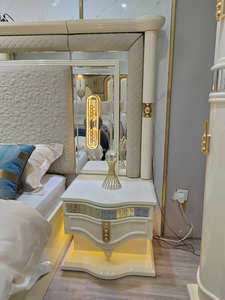 Juego Completo de 8 Piezas de Muebles de Dormitorio Elegantes y Lujosos con Acabado de Alto Brillo e Iluminación LED, Tamaño King Size - Product Image 2