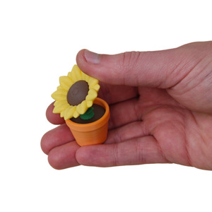 Llavero con diseño de flor, juguete antiestrés portátil, colgante para aliviar el estrés - Product Image 6
