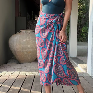 Robe sarong hawaïenne fleur d'hibiscus en rayonne à impression numérique tropicale personnalisée maillot de bain de plage paréo de couverture - Product Image 2