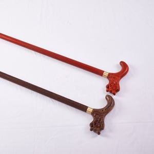 Vente en gros de béquilles en bois bon marché avec poignées en T et cannes antidérapantes pour cannes de marche pour personnes âgées - Product Image 3