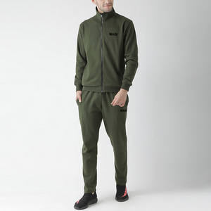 Conjunto deportivo de dos piezas de alta calidad para hombre, personalizado, para entrenamiento en el gimnasio, fitness al aire libre y correr - Product Image 2