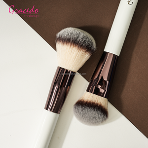 Ensemble professionnel de 6 pinceaux de maquillage à manche en bois, poils synthétiques doux, pour le visage et les yeux, fabrication OEM sur mesure - Product Image 2