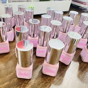 Pegamento para pestañas de secado rápido súper fuerte 0,5-1 segundo 7-8 semanas Larga retención Impermeable Etiqueta privada Extensión de pestañas - Product Image 1