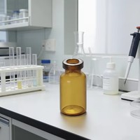 Flacon Ampoule Rond en Verre Ambré 3ml avec Bouchon Scellé, Contenant pour Injection Liquide, pH Neutre, Stockage Stable des Médicaments, Haute Température