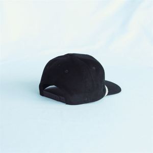 Gorra de Béisbol Estructurada de 5 Paneles con Visera Curva, Personalizada por el Fabricante, con Logotipo en Relieve, Unisex, Ajustable, de Color Sólido, Estilo Casual - Product Image 1