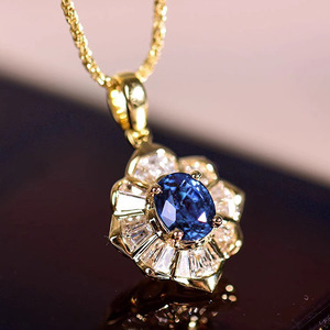 Collana con ciondolo a forma di fiore per donna, gioielli semplici e alla moda, regalo per l'uso quotidiano - Product Image 1