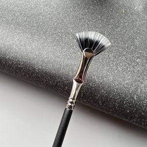 <span class=keywords><strong>Pinceau</strong></span> de maquillage professionnel série Studio, <span class=keywords><strong>pinceau</strong></span> éventail pour mascara à double <span class=keywords><strong>fibre</strong></span> avec manche en bois, poils synthétiques, sans cruauté animale - Product Image 2