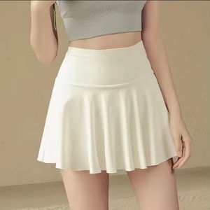 กระโปรงกางเกงขาสั้นกีฬาสีขาวแบบจีบสองชิ้นสำหรับผู้หญิง ขายส่ง เหมาะสำหรับโยคะ วิ่ง แบดมินตัน-กระโปรงสีขาวเล็กๆสำหรับฤดูร้อน - Product Image 6