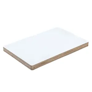 1.220 × 2.440 mm weiße laminierte 4 × 8 Melamine MDF-Steckholzplatte für Möbel