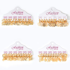 Pendientes botánicos Art Deco al por mayor con diseño de pétalos calados para piel sensible, pendientes colgantes en forma de lágrima con tarjeta minorista, tono <span class=keywords><strong>oro</strong></span>, arete - Product Image 2