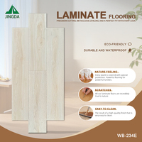 Échantillon imperméable disponible, revêtement de sol stratifié flottant OEM 8mm 10mm compatible UFH, revêtement de sol stratifié certifié AC3 CE ISO pour la maison