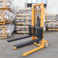 Plateforme élévatrice hydraulique manuelle robuste 2000 kg, hauteur de levage 1,6 m-3 m, avec commande par pompe à pied et stabilisateurs pour entrepôt