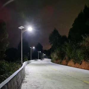 Farola Solar LED <span class=keywords><strong>Plana</strong></span> de Alta Capacidad, Serie B50, Instalación de Liberación Rápida, Alargada y Ensanchada, IP65, Control Remoto - Product Image 4