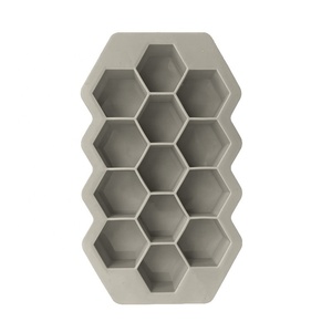 <span class=keywords><strong>Cubo</strong></span> de <span class=keywords><strong>hielo</strong></span> Hexagonal de silicona Flexible, bandeja personalizada de 13 cubos, molde de <span class=keywords><strong>cubo</strong></span> de <span class=keywords><strong>hielo</strong></span> de panal de abeja <span class=keywords><strong>con</strong></span> tapas de sellado para bebidas enfriadas de whisky - Product Image 4