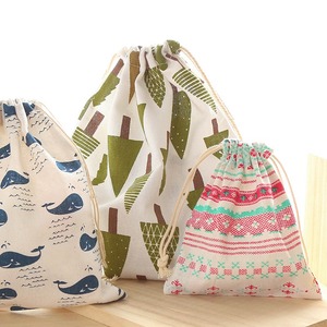 Sac de rangement à cordon en coton et lin imprimé motif baleine et arbre, design Japandi, gain de place pour la garde-robe de voyage - Product Image 1