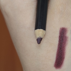 <span class=keywords><strong>Crayon</strong></span> à lèvres noir mat végétalien sous marque privée, Cosmétiques de maquillage, Crème, Fournisseur de crayons à lèvres, <span class=keywords><strong>Crayon</strong></span> à lèvres <span class=keywords><strong>marron</strong></span> sous marque privée - Product Image 3